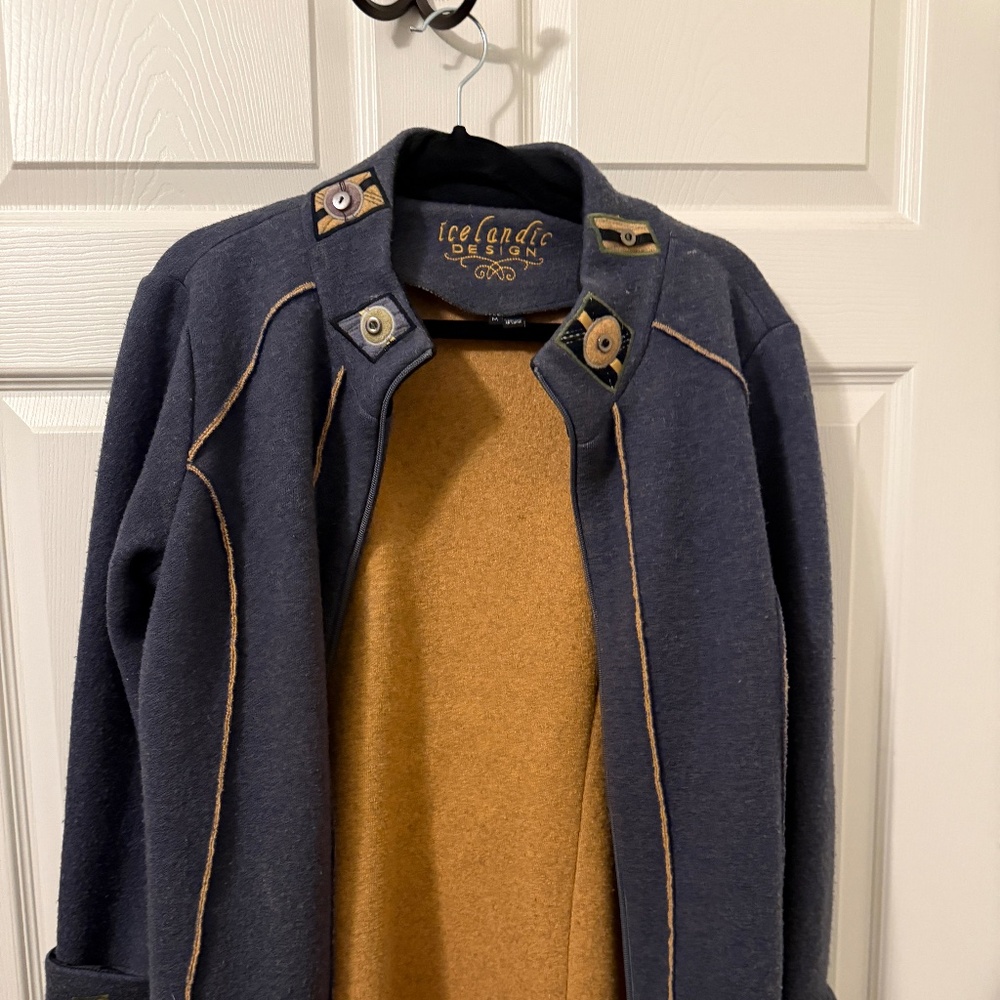 Icelandic Design, Size M